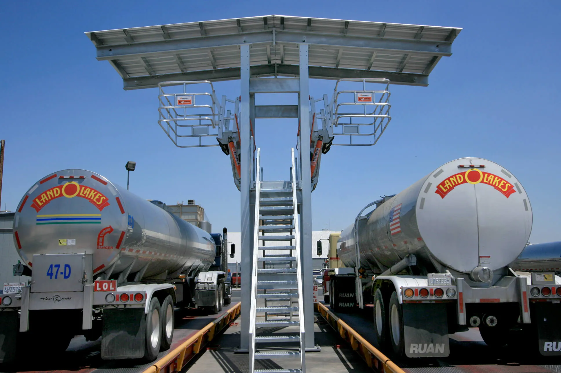 Land O’ Lakes milk transport and loading 4 food and pharma