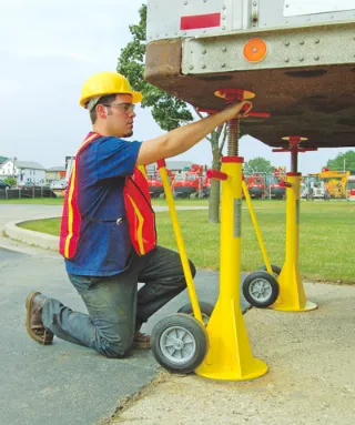 Truck-Trailer-Stabilizer-Jack-Stands