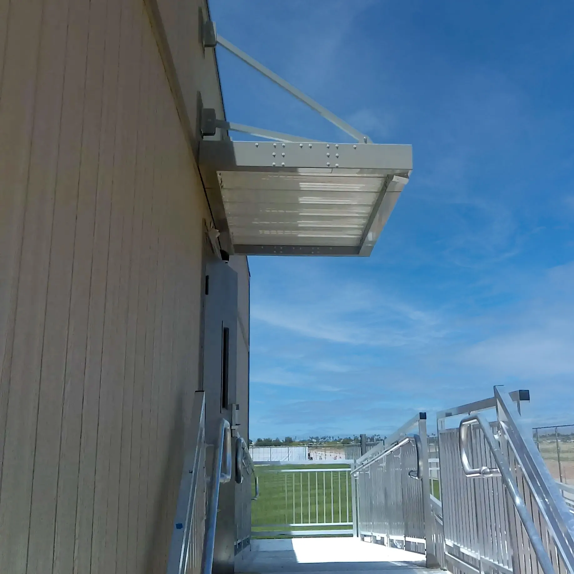 cantilever-canopy-over-stairs