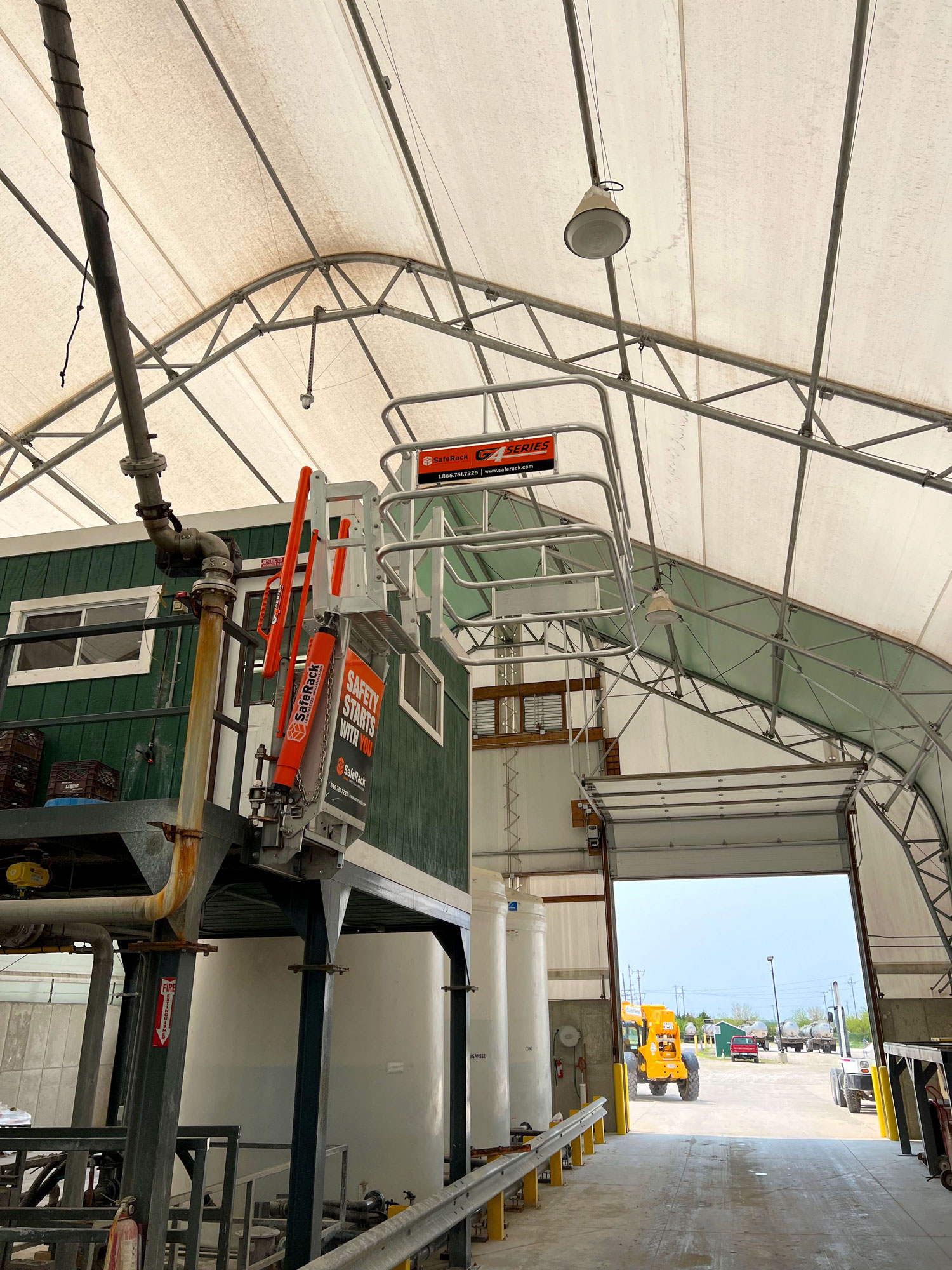 Agro Culture Liquid Fertilizer Gangway Safety Cage