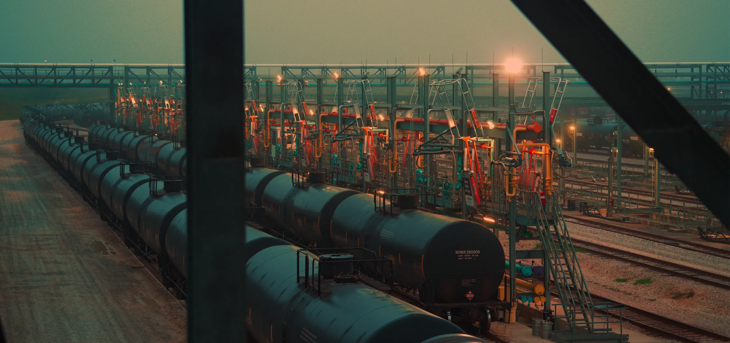 Lighting at terminal banner