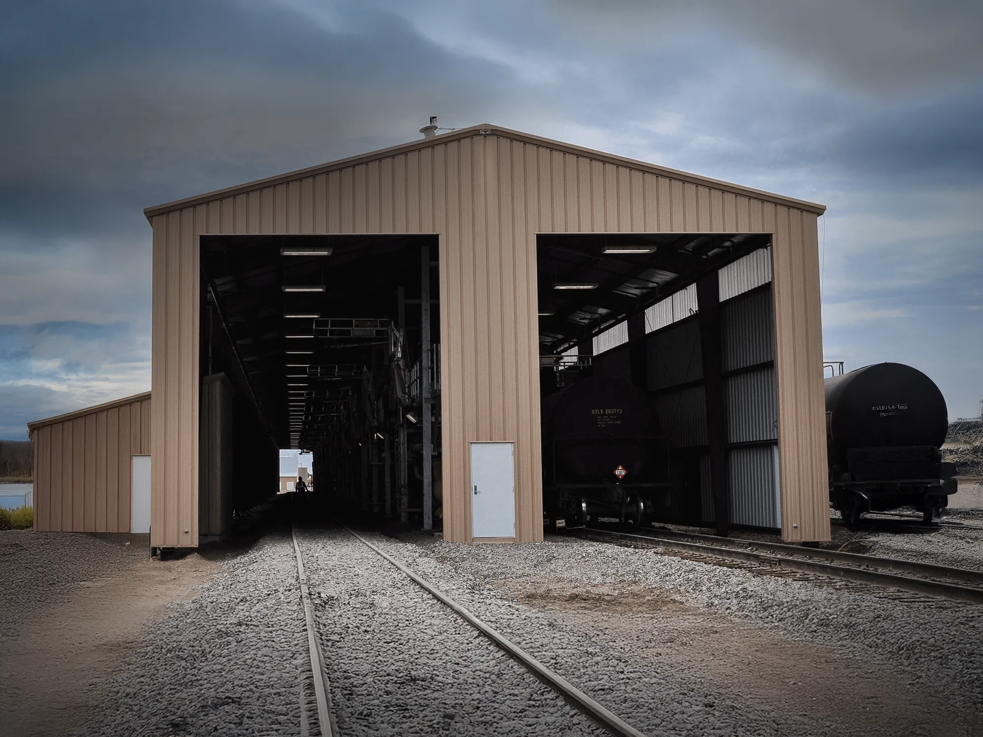 Railcar-Loading-Sheds building