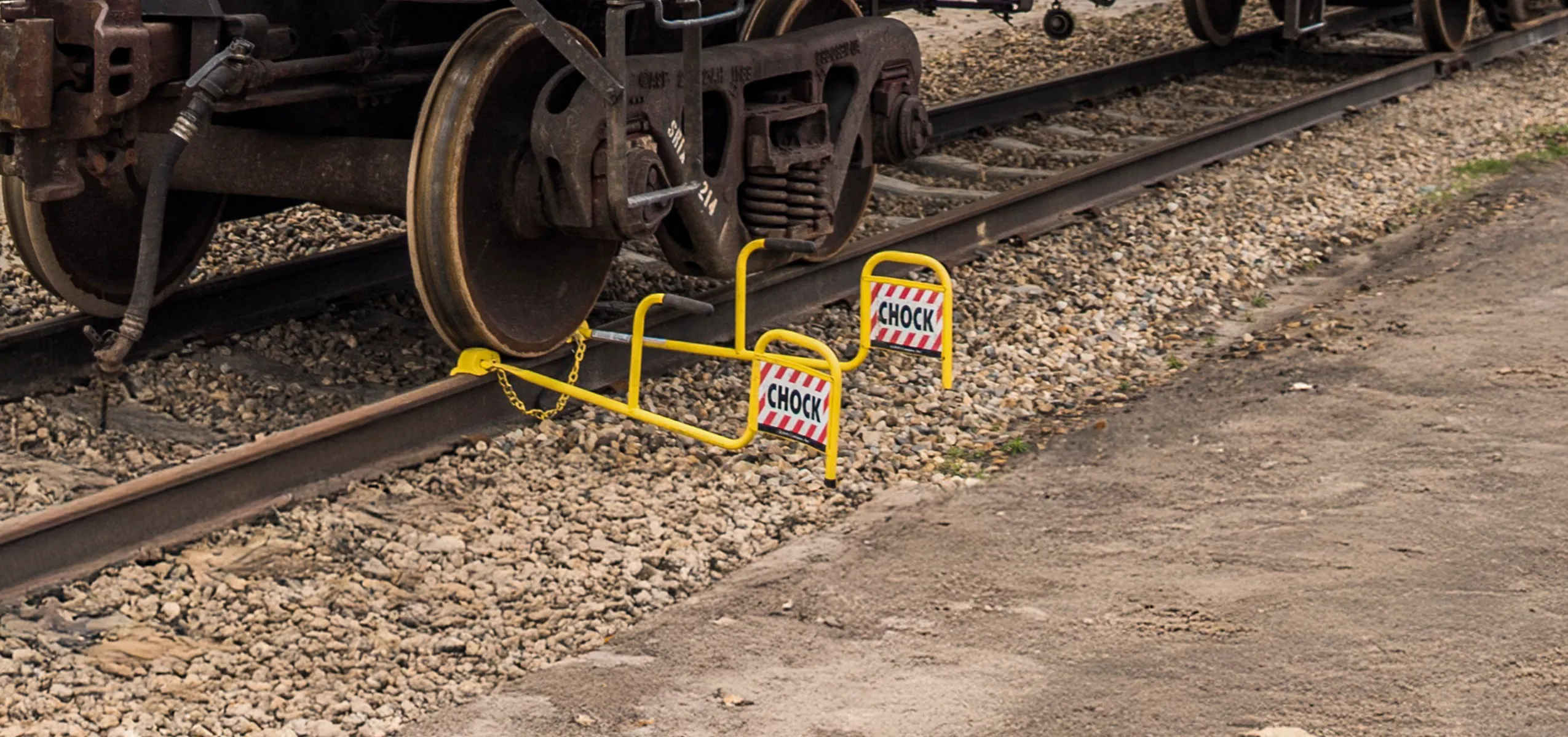 SafeRack-terminal-product-railcar-wheel-chock