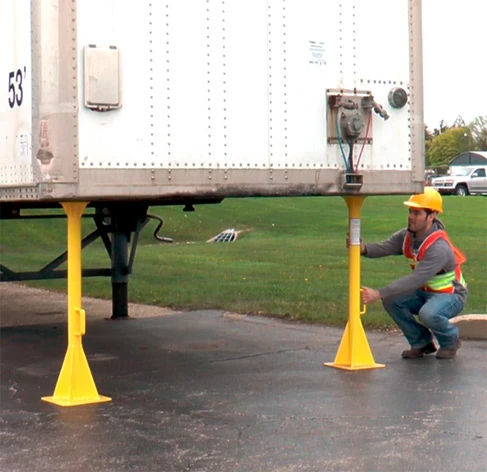 Trailer-Stabilizing-Jacks-Stands-