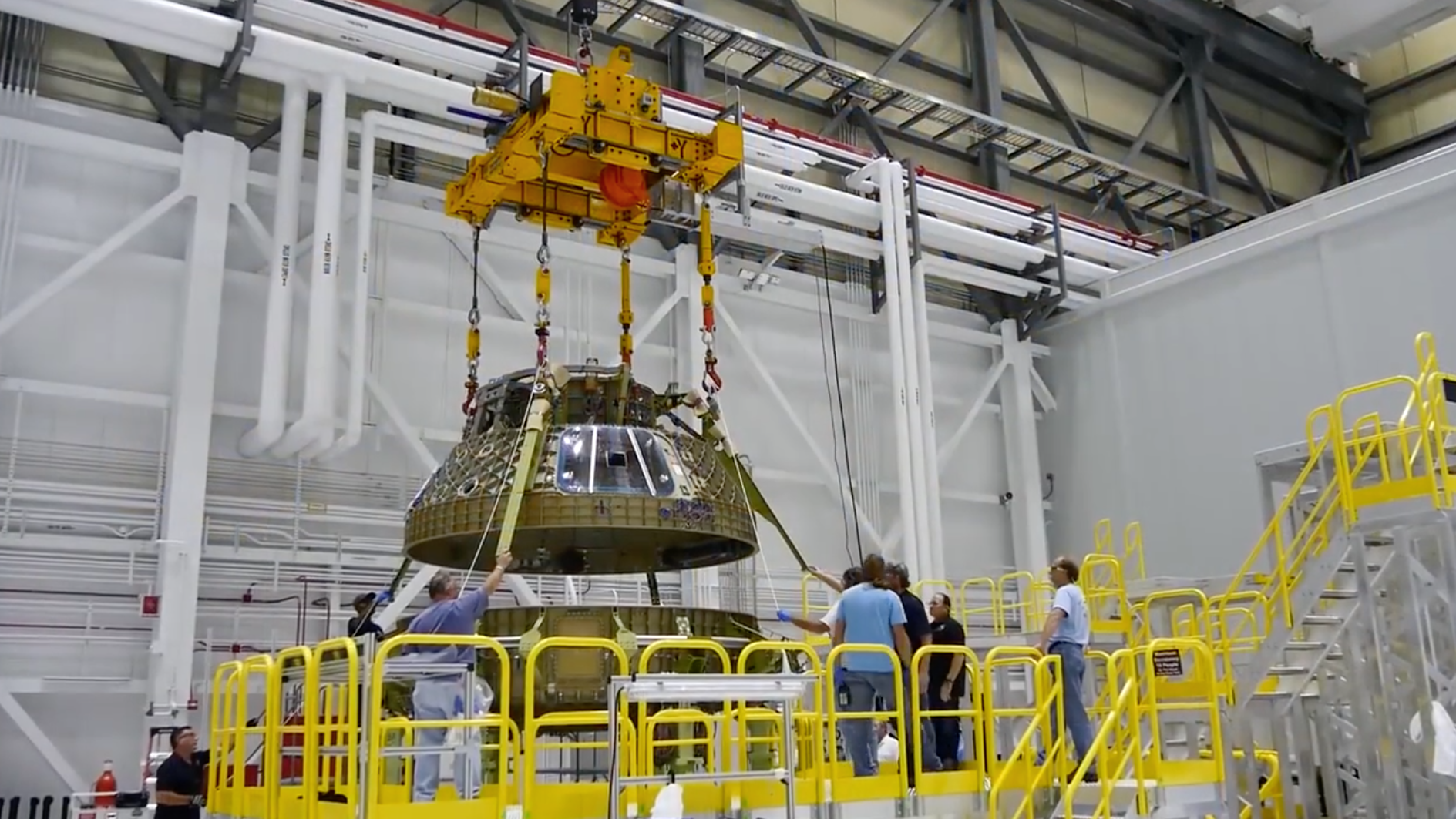 Using metal platform as work space for metal capsule