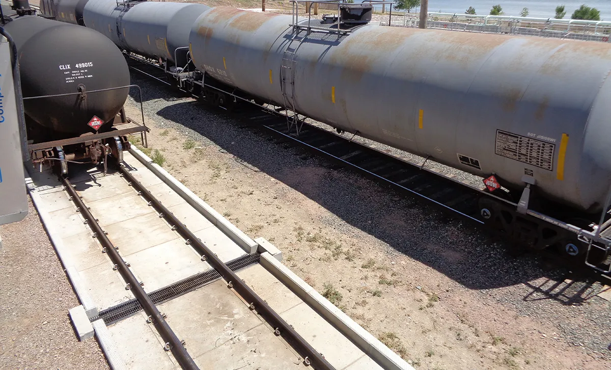 precast-concrete-rail-spill-contianment-